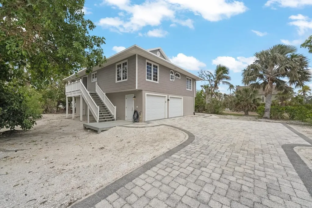 2596 Roosevelt Place Sanibel FL 33957