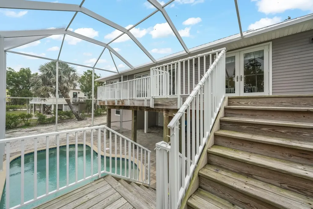 2596 Roosevelt Place Sanibel FL 33957