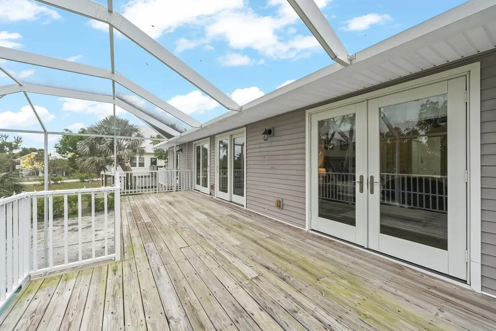 2596 Roosevelt Place Sanibel FL 33957