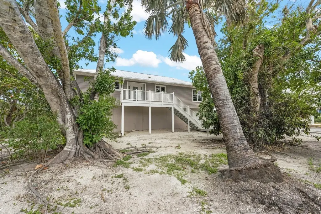 2596 Roosevelt Place Sanibel FL 33957