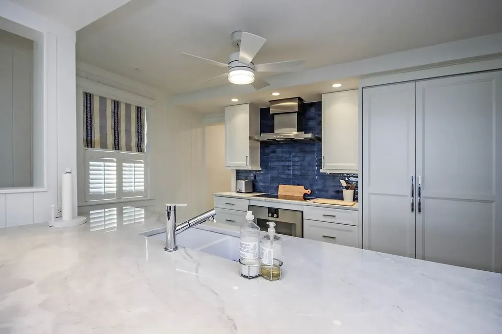 2629 W. Gulf Drive Sanibel FL 33957