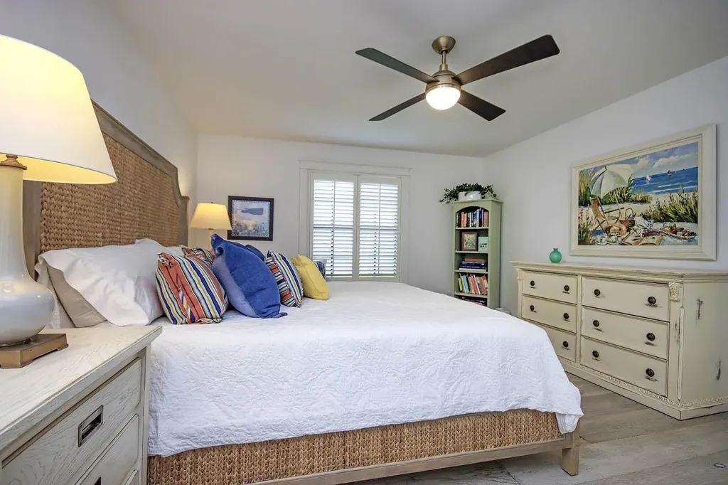 2629 W. Gulf Drive Sanibel FL 33957