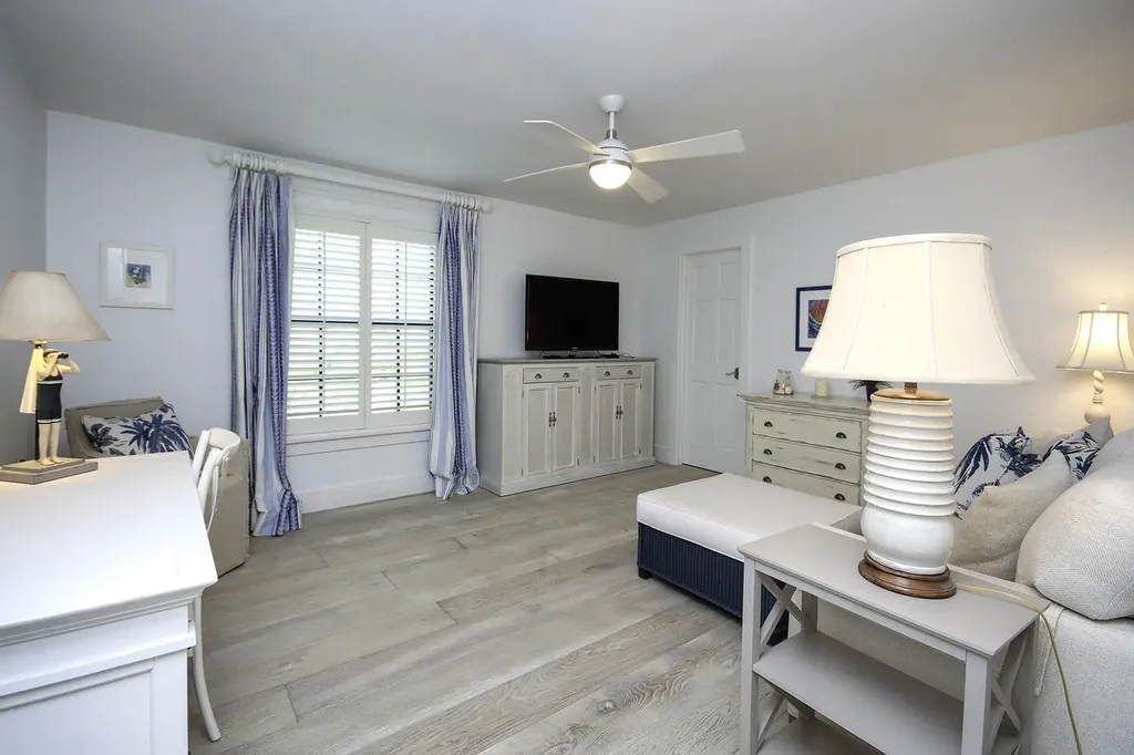 2629 W. Gulf Drive Sanibel FL 33957