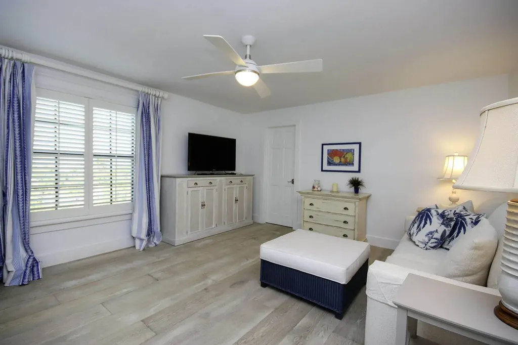 2629 W. Gulf Drive Sanibel FL 33957