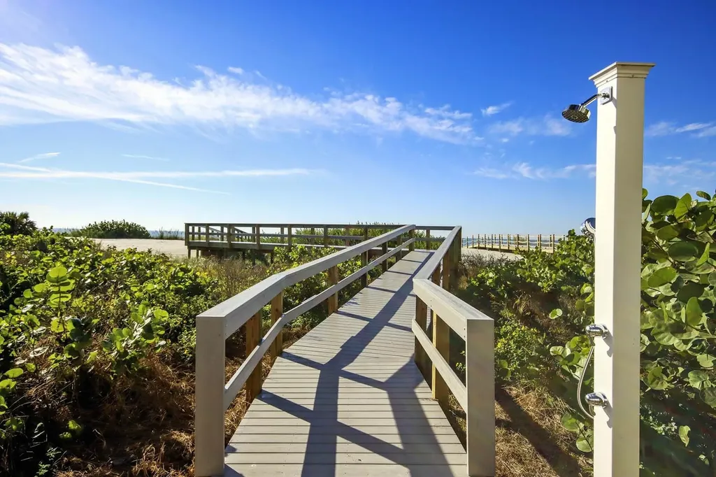 2629 W. Gulf Drive Sanibel FL 33957