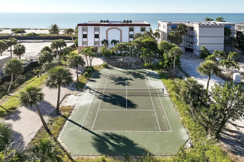 2629 W. Gulf Drive Sanibel FL 33957