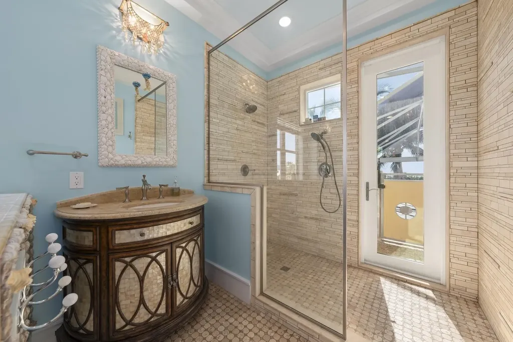 4725 Rue Belle Mer Sanibel FL 33957