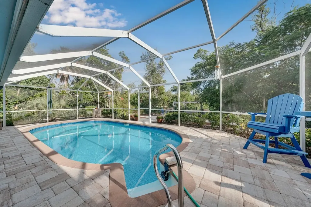 1076 Captains Walk Street Sanibel FL 33957