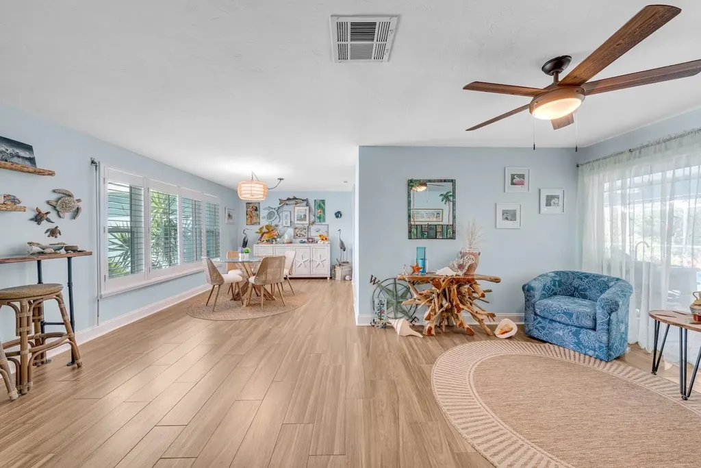 1076 Captains Walk Street Sanibel FL 33957
