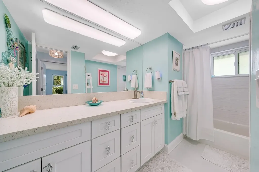 1076 Captains Walk Street Sanibel FL 33957