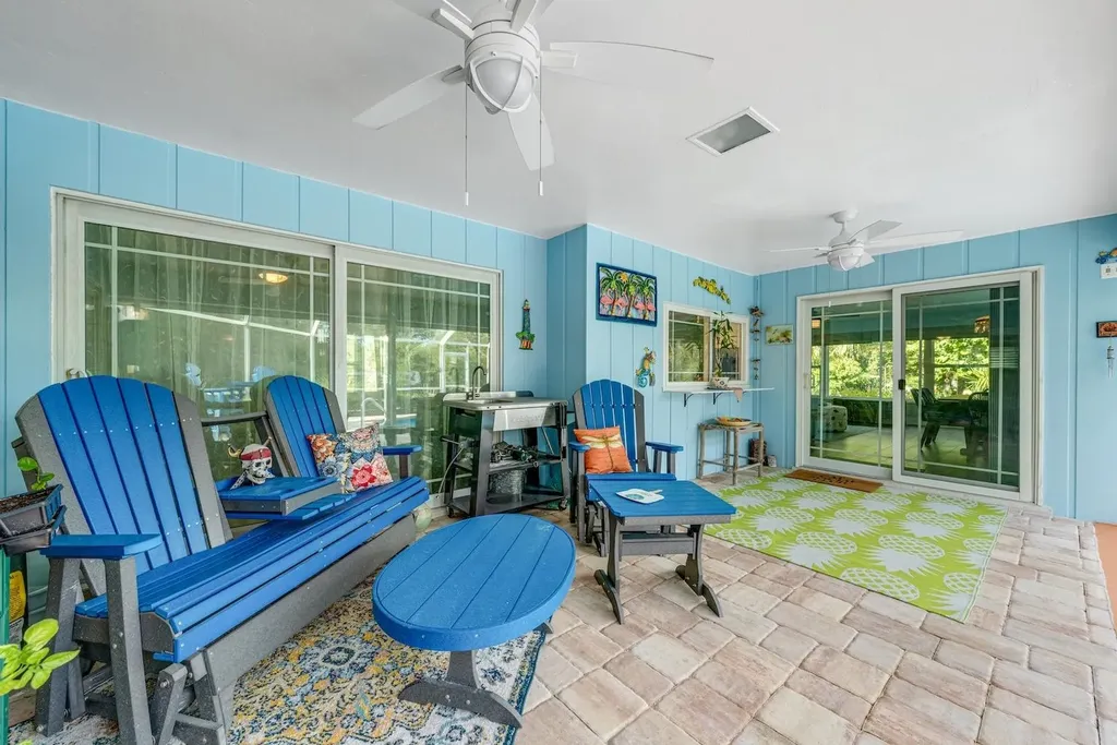 1076 Captains Walk Street Sanibel FL 33957