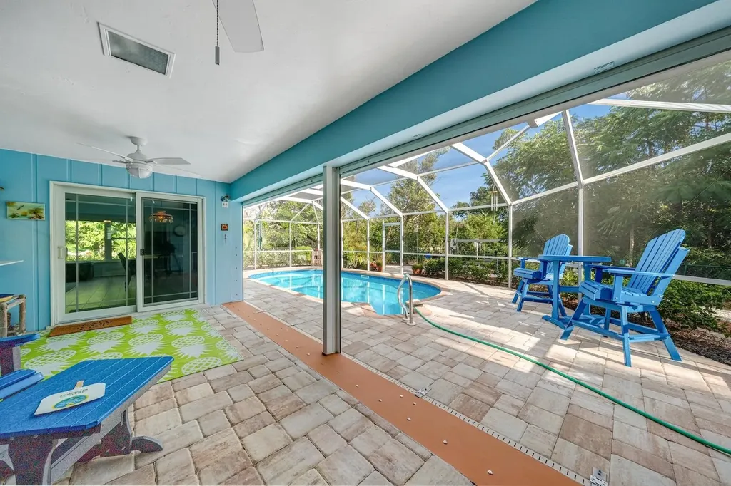 1076 Captains Walk Street Sanibel FL 33957
