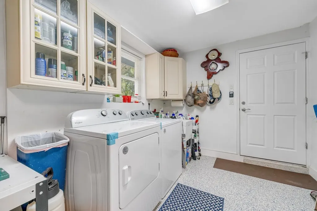 1076 Captains Walk Street Sanibel FL 33957