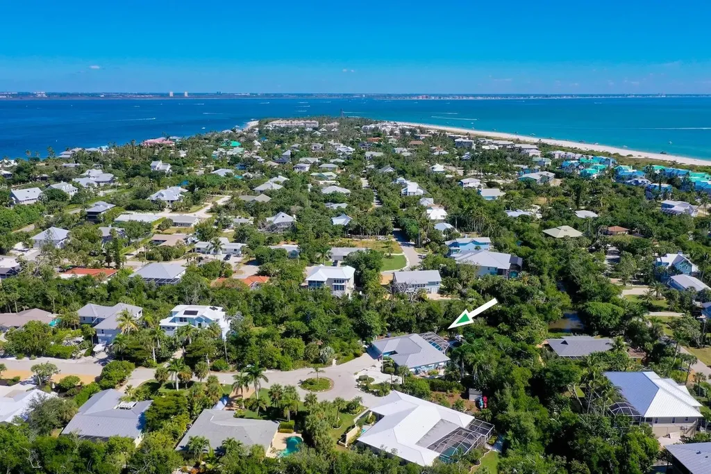 1076 Captains Walk Street Sanibel FL 33957