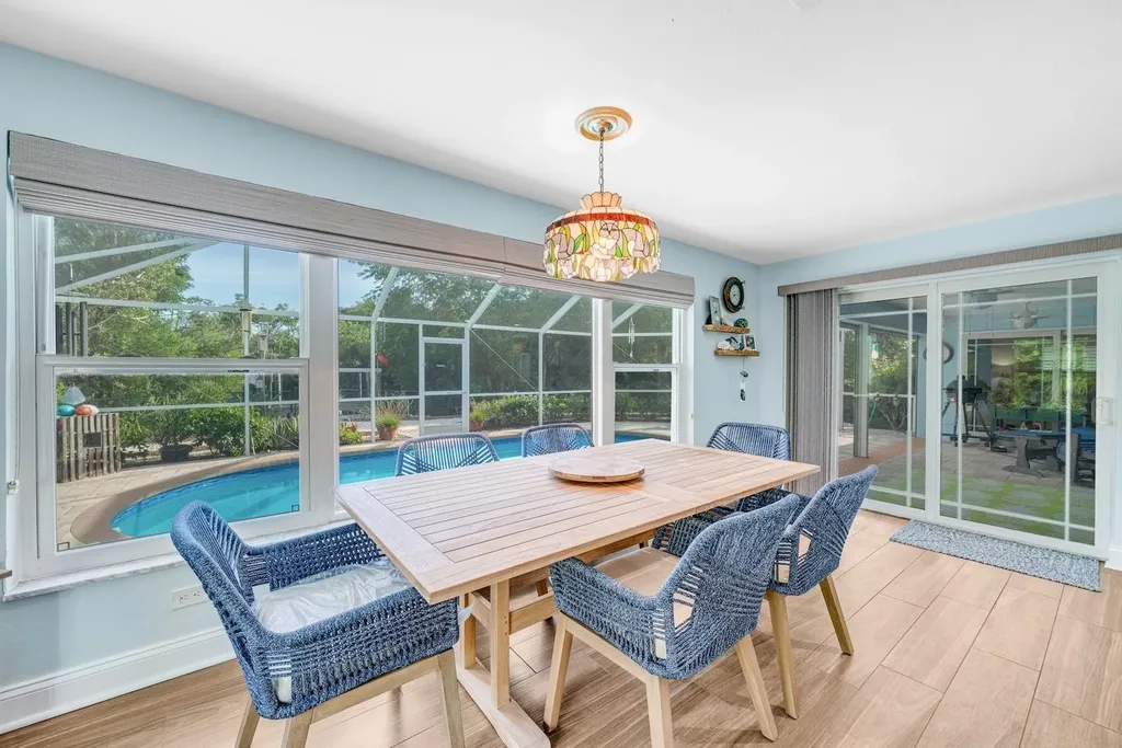 1076 Captains Walk Street Sanibel FL 33957