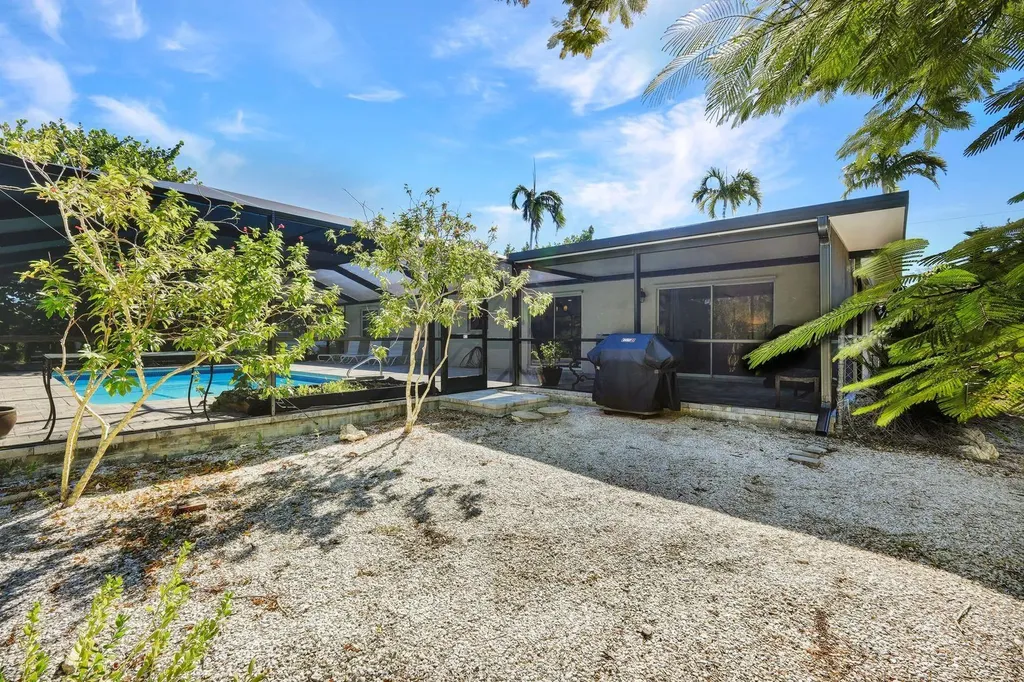 1737 Serenity Lane Sanibel FL 33957
