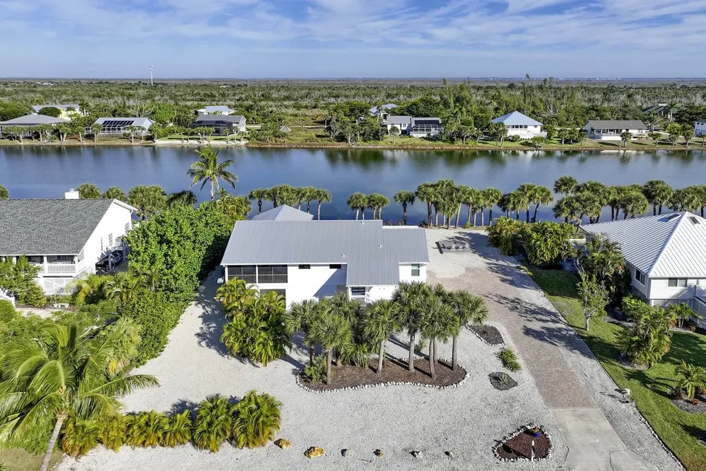 3284 Twin Lakes Lane Sanibel FL 33957-5506