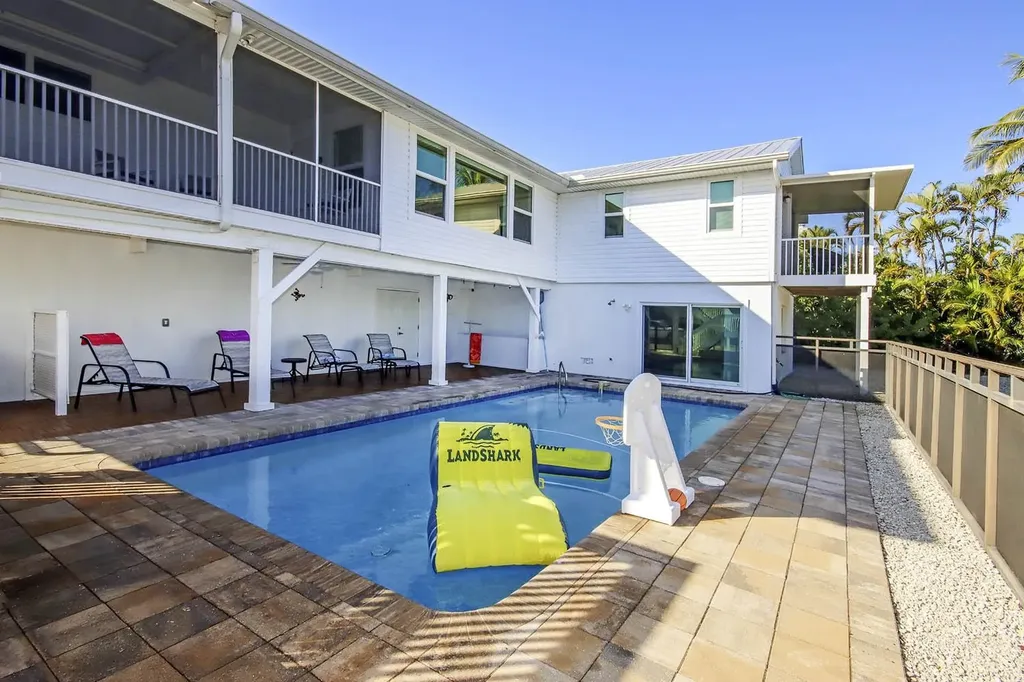 3284 Twin Lakes Lane Sanibel FL 33957-5506