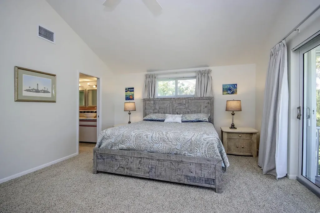 3284 Twin Lakes Lane Sanibel FL 33957-5506