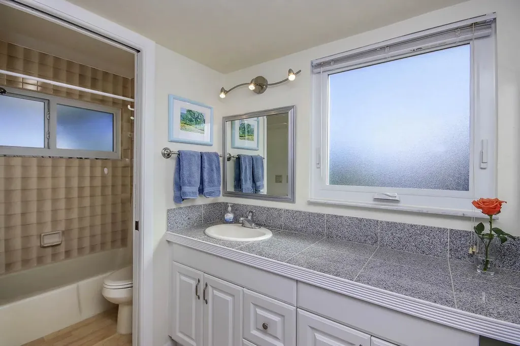 3284 Twin Lakes Lane Sanibel FL 33957-5506