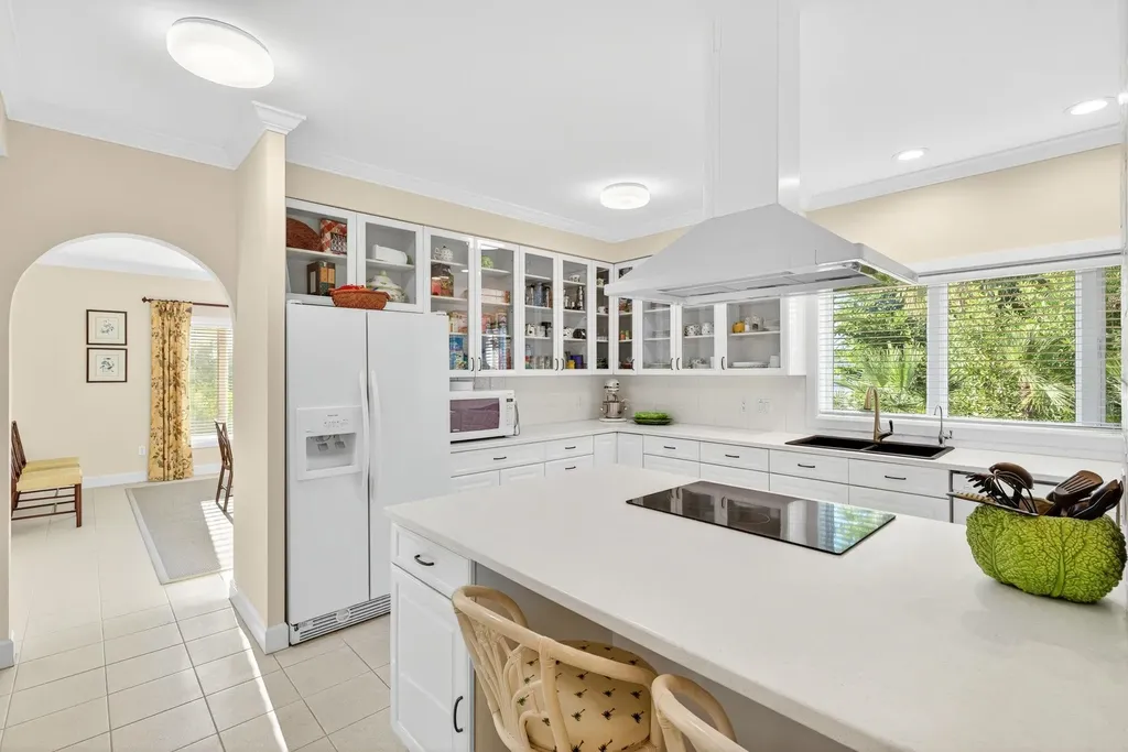 1987 My Tern Court Sanibel FL 33957