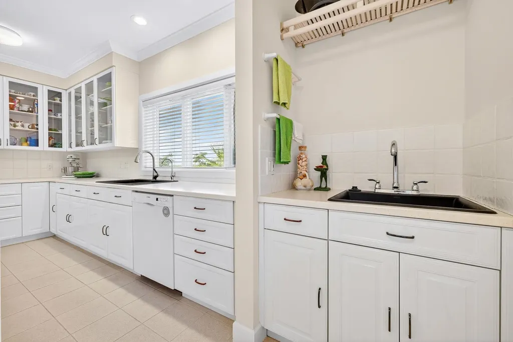 1987 My Tern Court Sanibel FL 33957