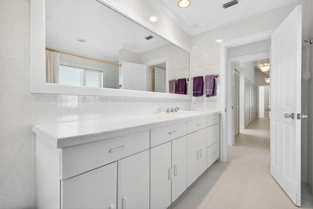 1987 My Tern Court Sanibel FL 33957