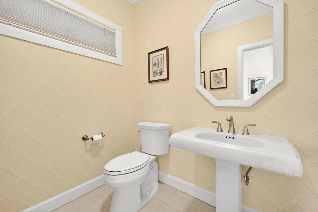 1987 My Tern Court Sanibel FL 33957