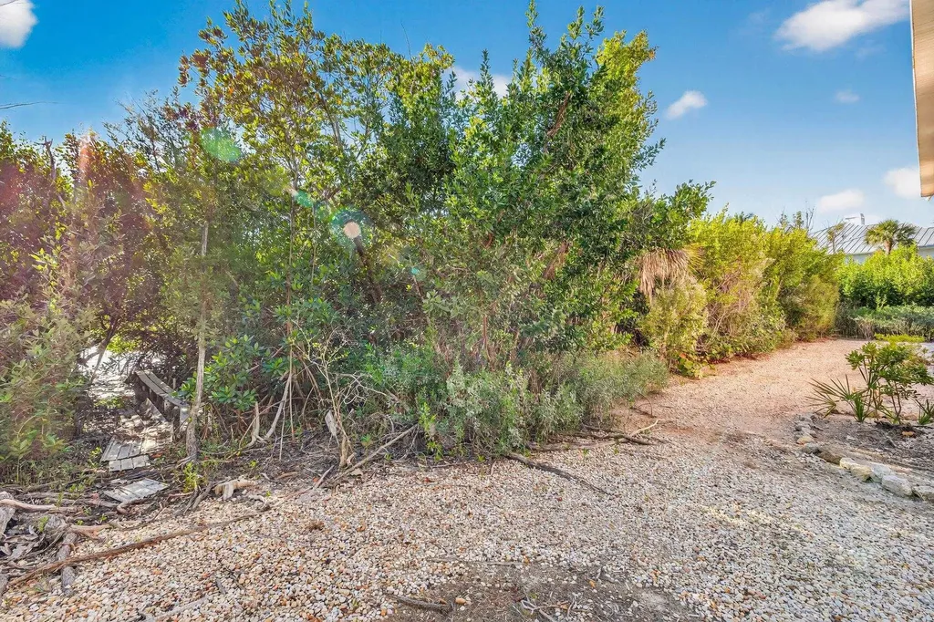 1987 My Tern Court Sanibel FL 33957