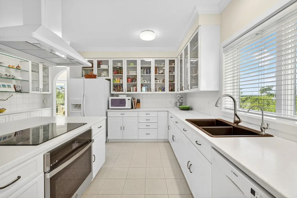 1987 My Tern Court Sanibel FL 33957