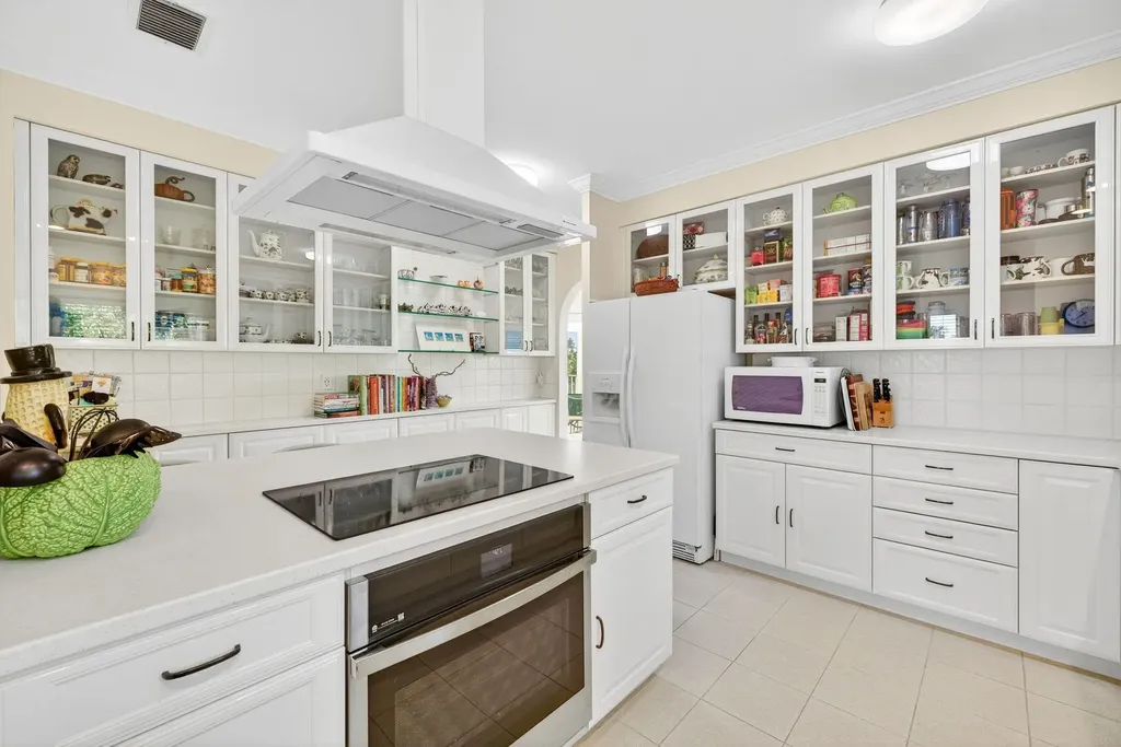 1987 My Tern Court Sanibel FL 33957