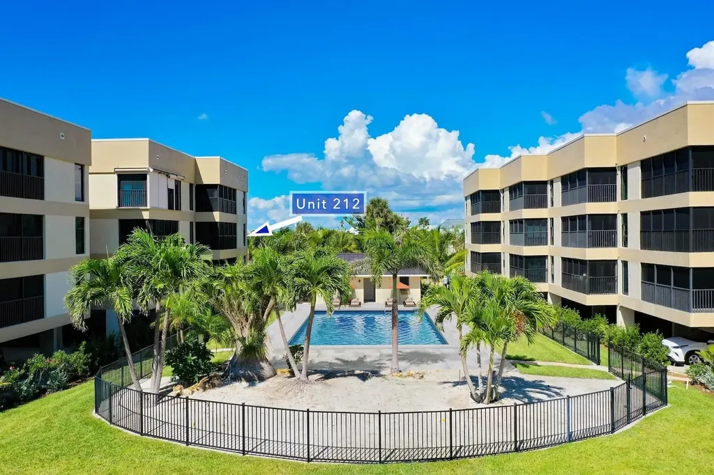 2721 W Gulf Drive Sanibel FL 33957