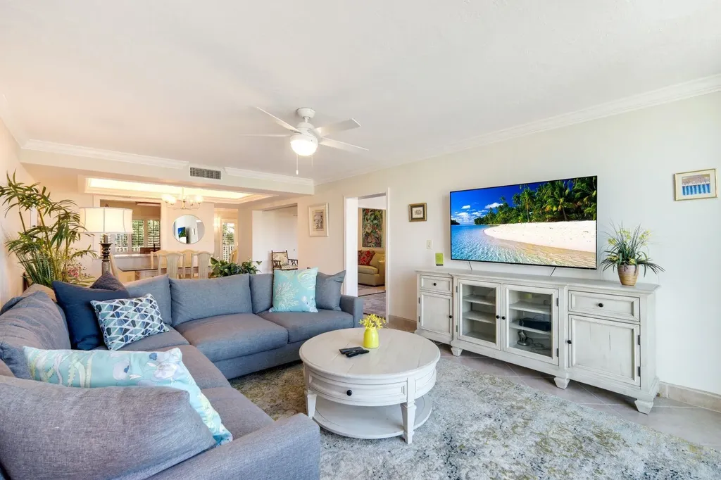 200 Periwinkle Sanibel FL 33957