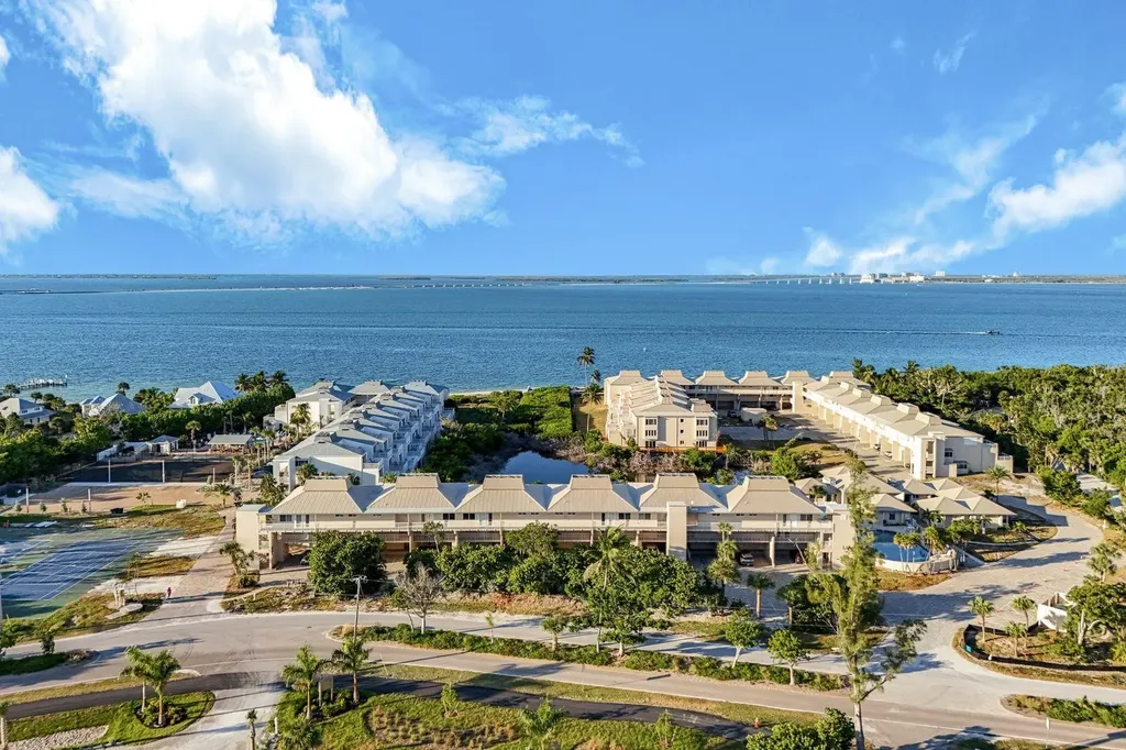 200 Periwinkle Sanibel FL 33957