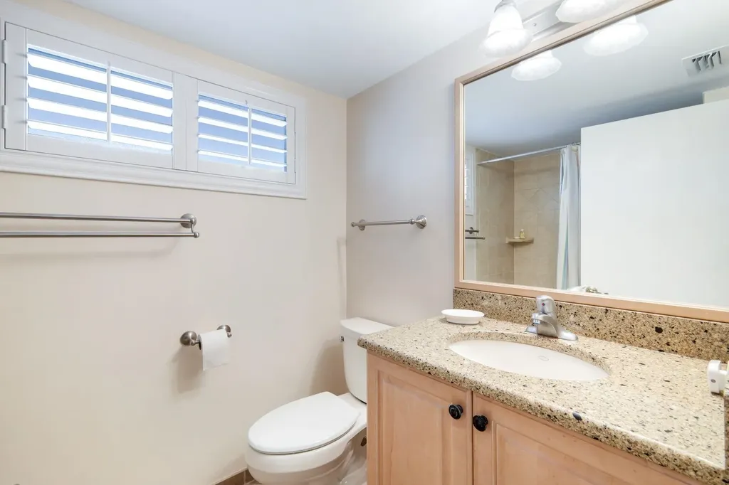 200 Periwinkle Sanibel FL 33957