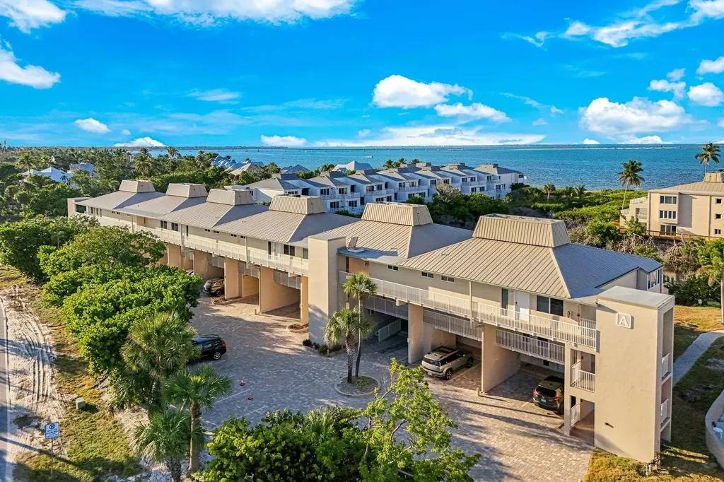 200 Periwinkle Sanibel FL 33957