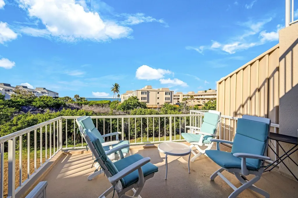 200 Periwinkle Sanibel FL 33957