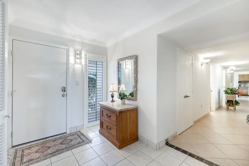 200 Periwinkle Sanibel FL 33957