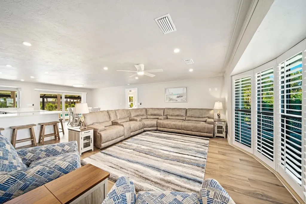 1270 Par View Drive Sanibel FL 33957