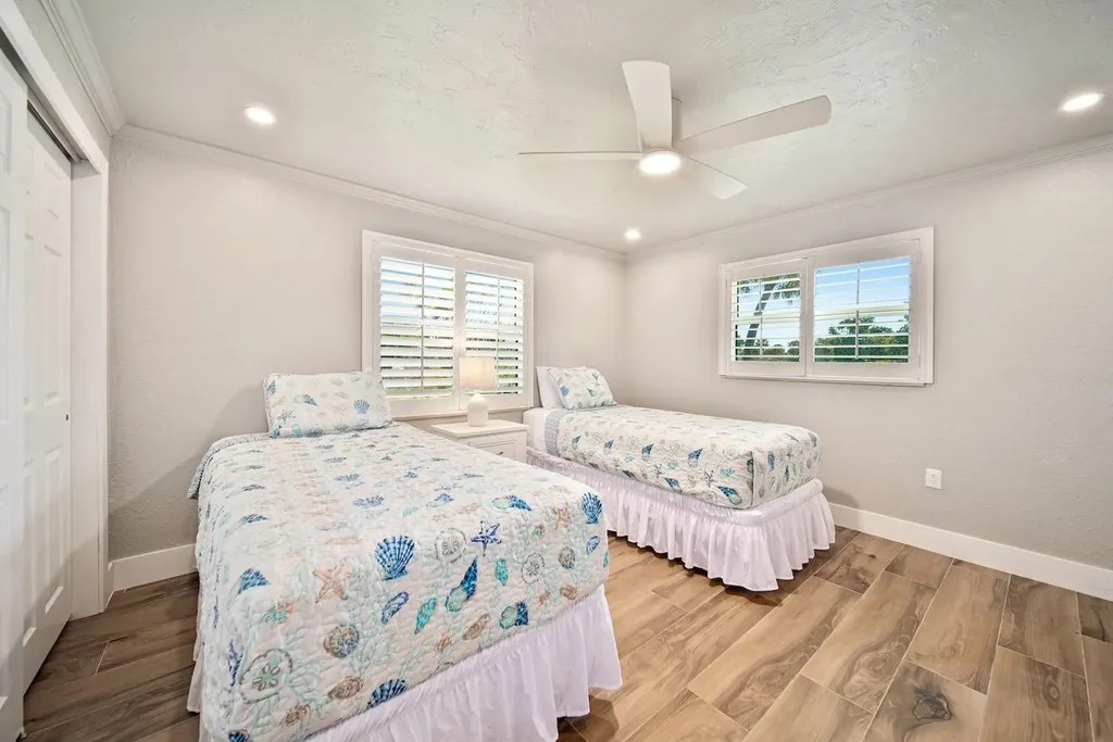 1270 Par View Drive Sanibel FL 33957