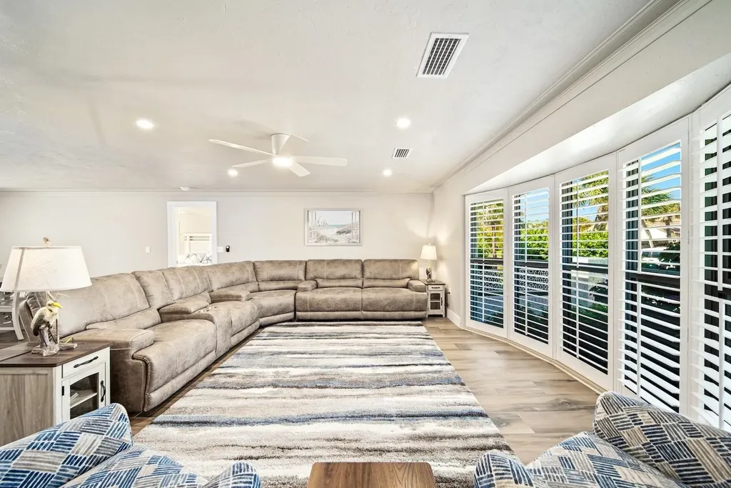 1270 Par View Drive Sanibel FL 33957