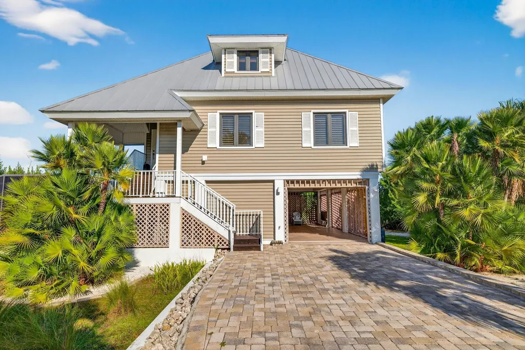 698 Spartina Court Sanibel FL 33957