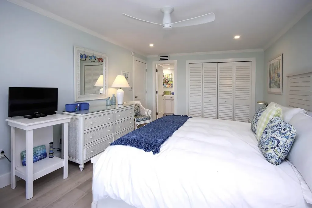 1785 Middle Gulf Drive Sanibel FL 33957