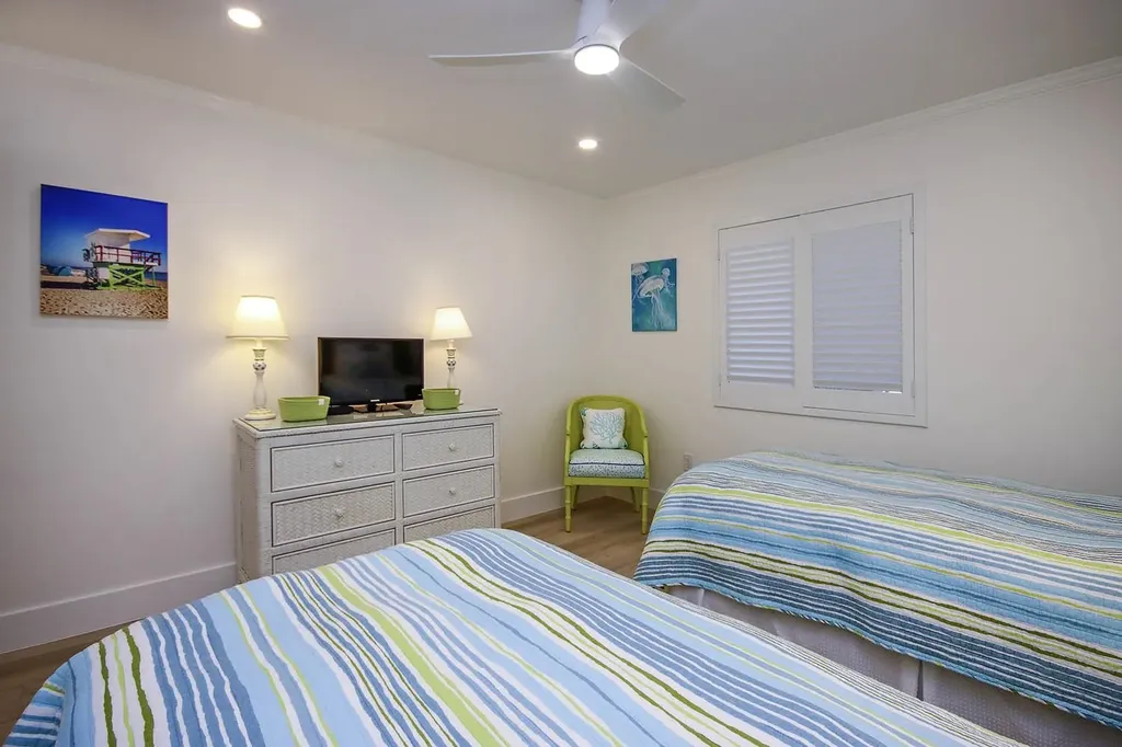 1785 Middle Gulf Drive Sanibel FL 33957