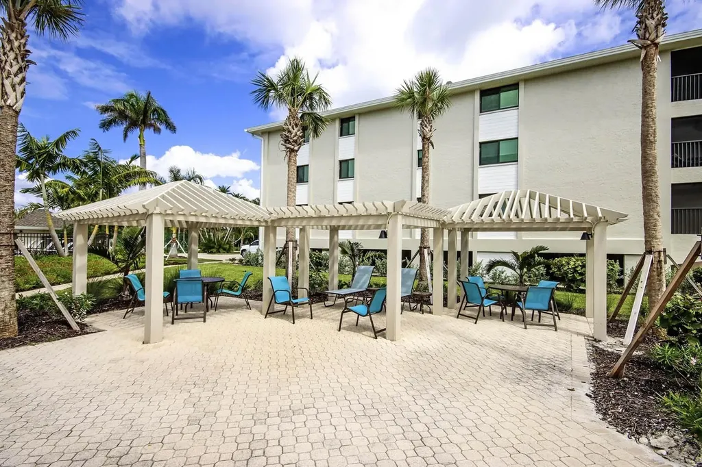 1785 Middle Gulf Drive Sanibel FL 33957