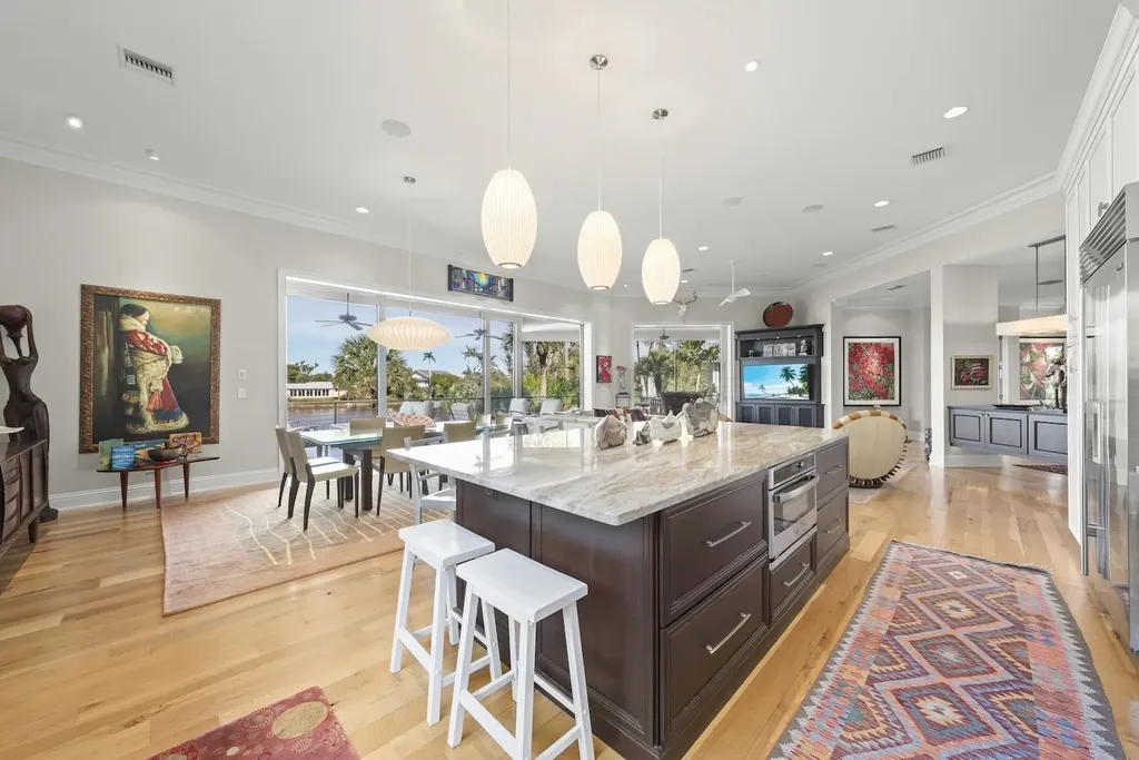 4383 Gulf Pines Drive Sanibel FL 33957