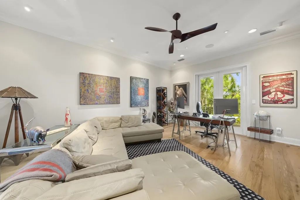 4383 Gulf Pines Drive Sanibel FL 33957