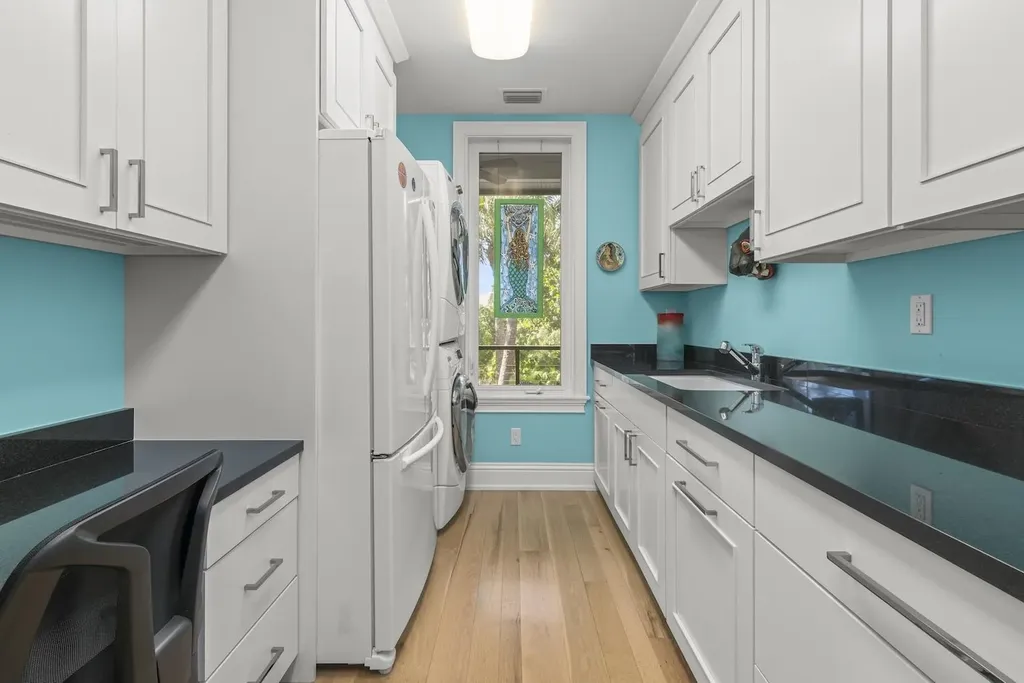 4383 Gulf Pines Drive Sanibel FL 33957