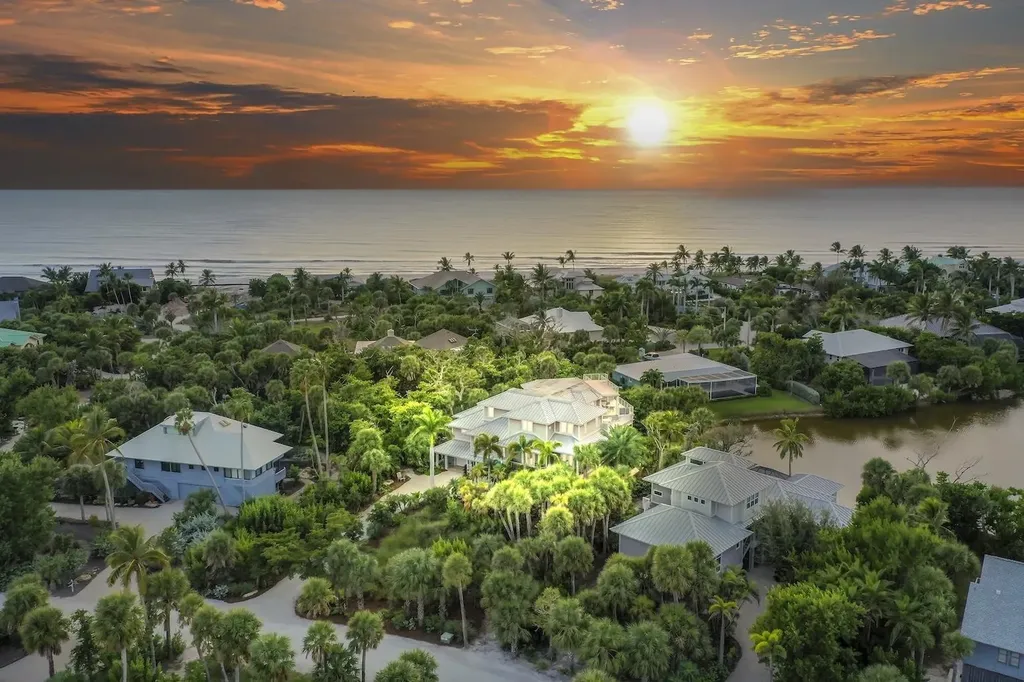 4383 Gulf Pines Drive Sanibel FL 33957