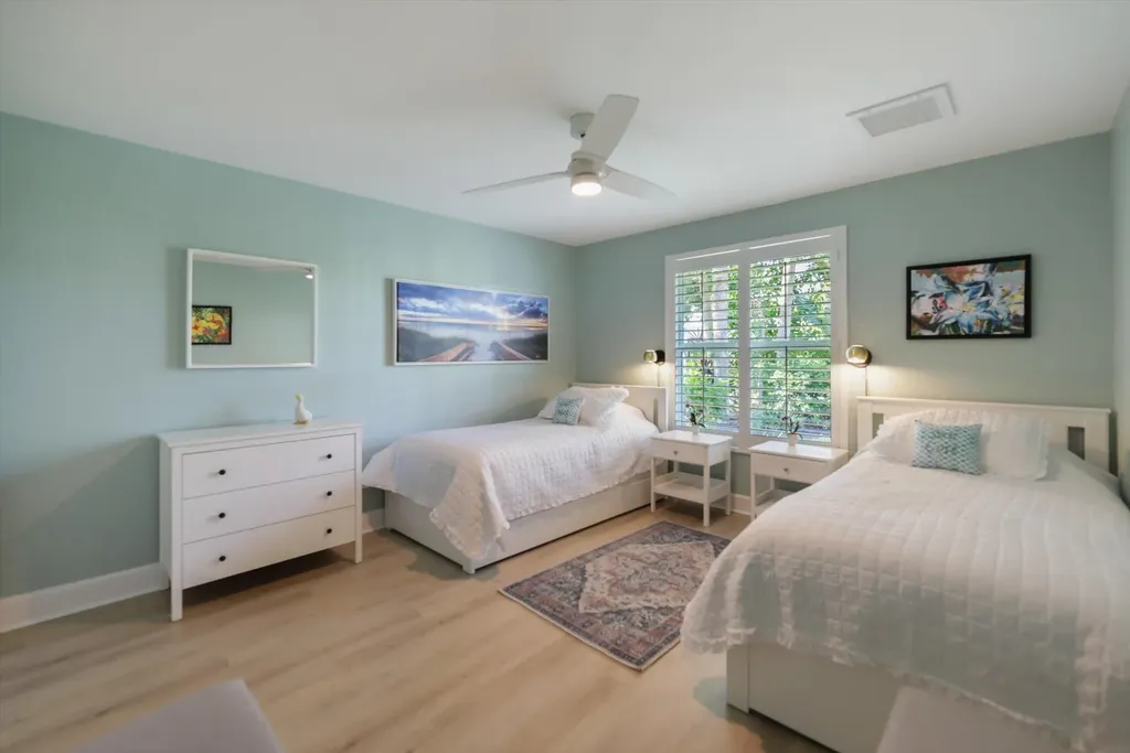 1264 Par View Drive Sanibel FL 33957